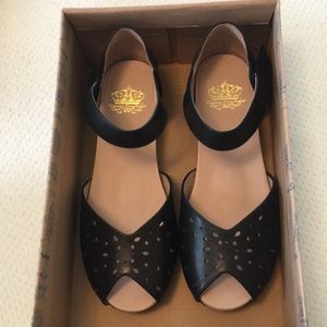 Black peep toe sandals